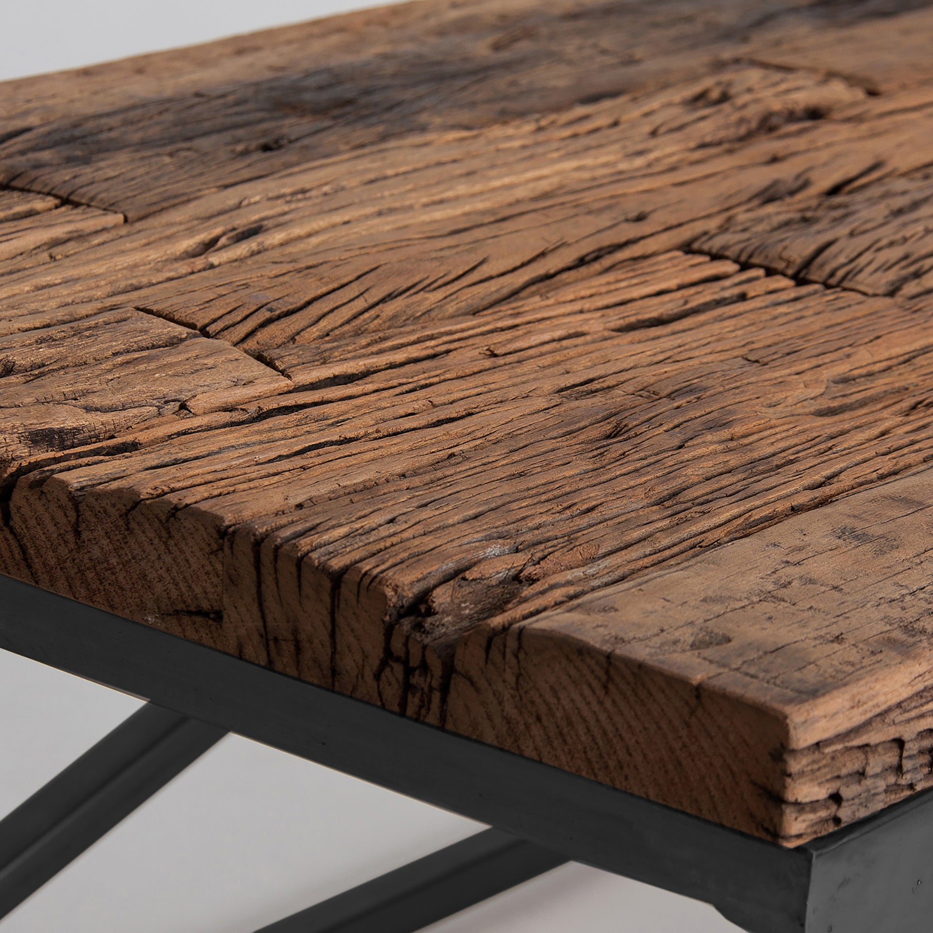 AKRON COFFEE TABLE